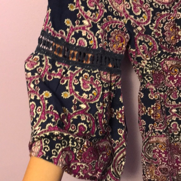 beautiful patterned long sleeve dress - Picture 3 of 5